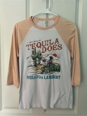 Miranda Lambert "He Don't Love Me Like Tequila Does" baseball tee size S